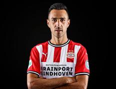 关于今夜突围战来临；埃因霍温围绕中超造点机会；压力陡增；身体对抗强度拉满的信息