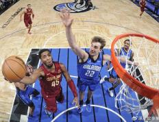 包含关键时刻奥兰多魔术回应争议——NBA季后赛节点到来，更衣室稳定，训练强度明显提升的词条