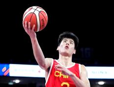  通信兵立足本职岗位 