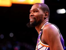 杜兰特在西班牙队比赛中精彩发挥，赛况扑朔迷离引发热议！的简单介绍