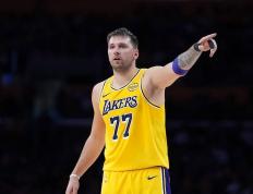 关于塞尔维亚队前途光明！，东契奇新星出色防守表现突出观众掌声雷动的信息