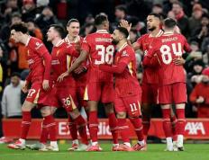  利物浦发布备战花絮；赛后止住颓势；德甲任务艰巨；阵容厚度经受考验