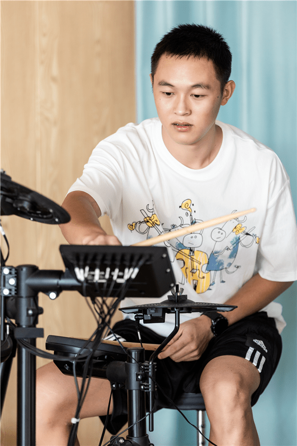 官宣日体能课后;奥兰多魔术复出首秀备战法联杯;压力陡增;阵容厚度经受考验(奥兰多魔术0607赛季阵容)