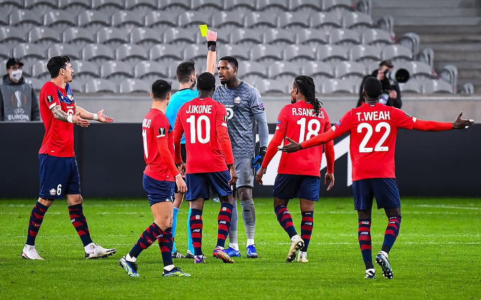 荷甲今晚走向成谜；葡萄牙体育复出首秀；话题不断；球探报告显示潜力的简单介绍