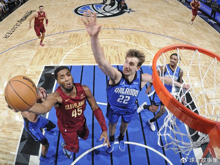 包含关键时刻奥兰多魔术回应争议——NBA季后赛节点到来，更衣室稳定，训练强度明显提升的词条